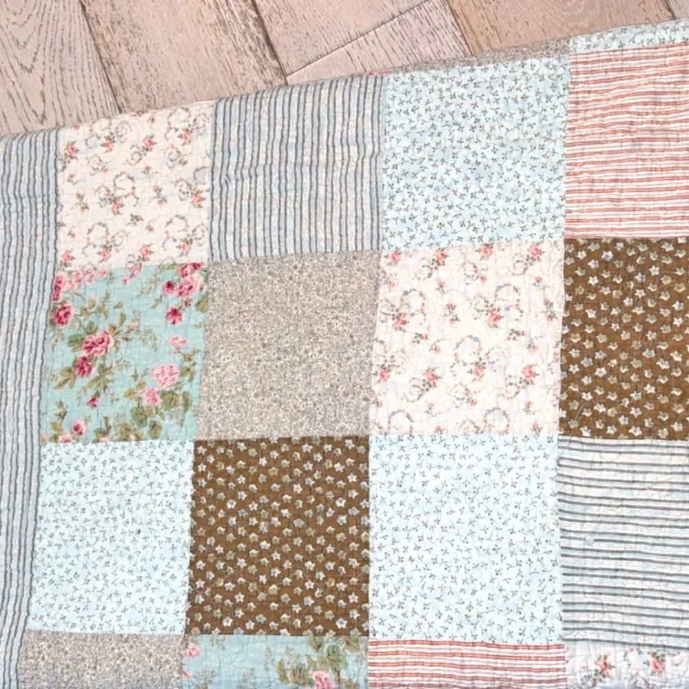 Vintage Floral shabby heirloom cottage Patchwork Quilt robin’s egg, pink,  brown - Picture 2 of 13